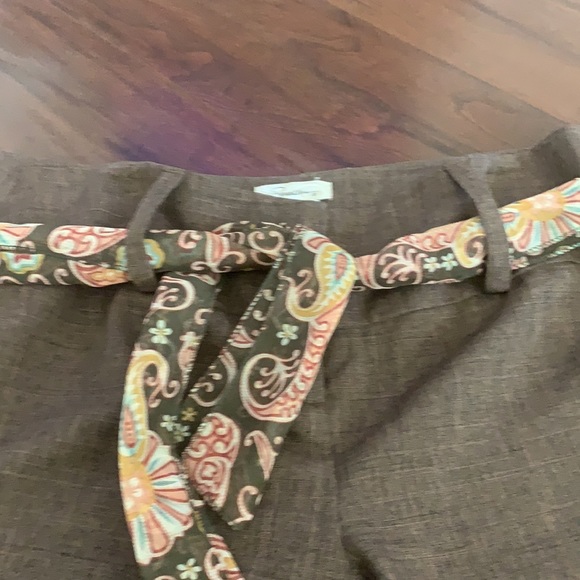 Brown capris - Picture 2 of 5